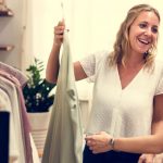 Atendente de loja de roupas atendente cliente feminina - Cliente Oculto
